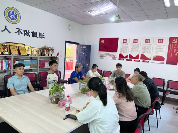 “新”沟通，“聆”距离 ——记会计学院院长、书记接待日座谈会